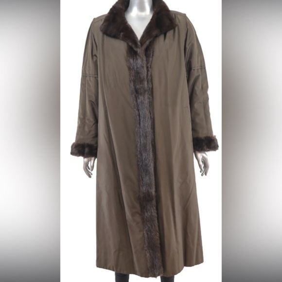 Rain coat Mink fur 🧥 approximate size L/XL (12/14) in good condition winter coat - Picture 1 of 9